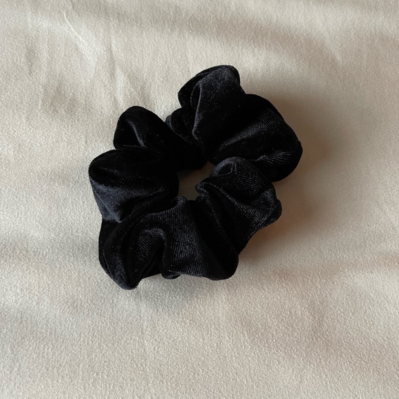 Scrunchies - Picture 10 of 12
